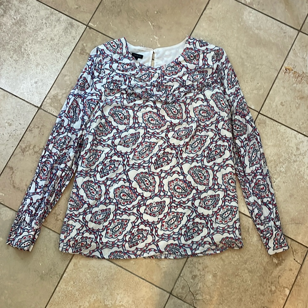 Large Longsleeve Red, White, and Blue paisley blouse with ruffle around chest